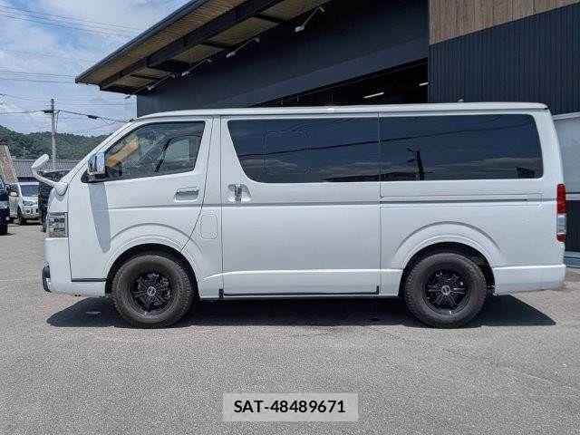 Toyota HIACE VAN 2021-06 8073945-25