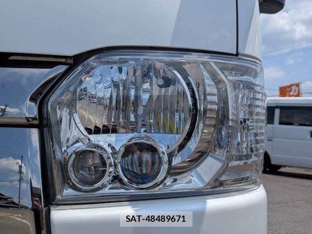Toyota HIACE VAN 2021-06 8073945-26