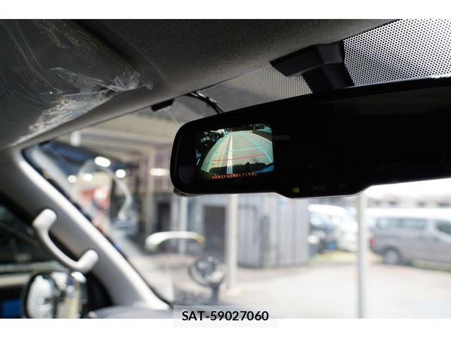 Toyota HIACE VAN 2017-07 8073952-11