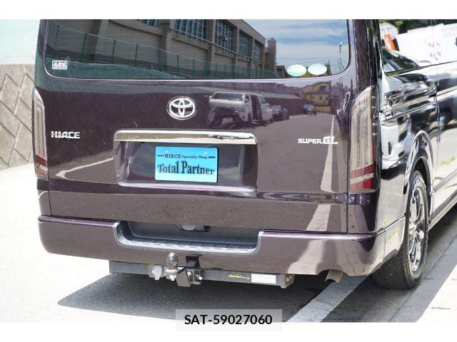 Toyota HIACE VAN 2017-07 8073952-14