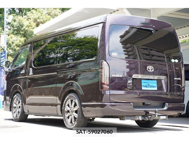 Toyota HIACE VAN 2017-07 8073952-16