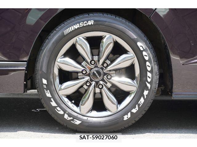 Toyota HIACE VAN 2017-07 8073952-17