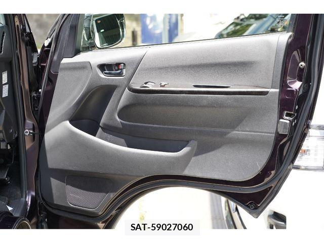 Toyota HIACE VAN 2017-07 8073952-19