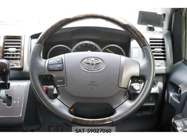 Toyota HIACE VAN 2017-07 8073952-24