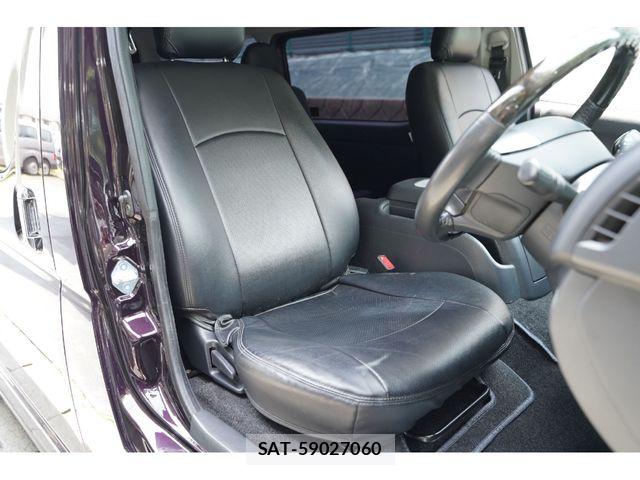 Toyota HIACE VAN 2017-07 8073952-26