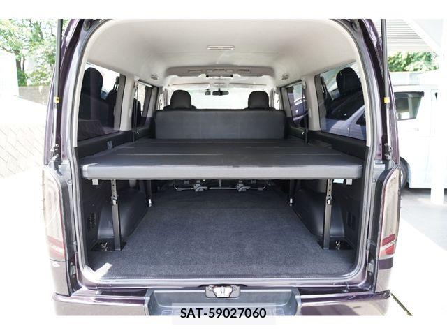 Toyota HIACE VAN 2017-07 8073952-29