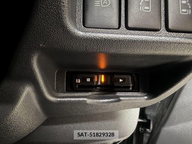 Toyota HIACE VAN 2019-08 8073957-11
