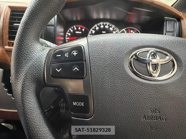 Toyota HIACE VAN 2019-08 8073957-17