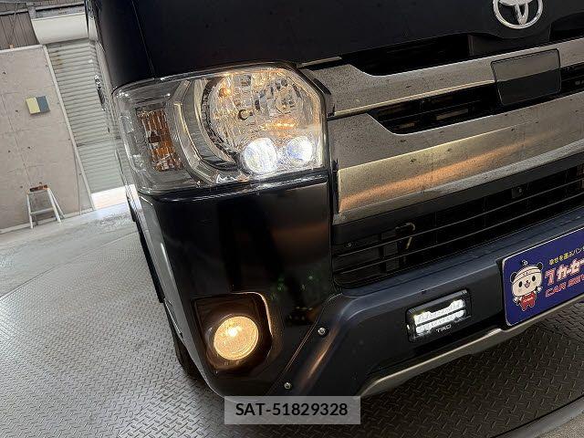 Toyota HIACE VAN 2019-08 8073957-3