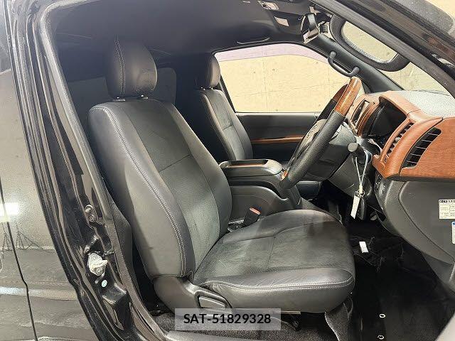 Toyota HIACE VAN 2019-08 8073957-5