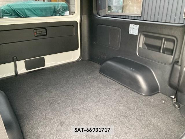 Toyota HIACE VAN 2024-06 8073943-12