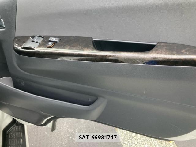 Toyota HIACE VAN 2024-06 8073943-16