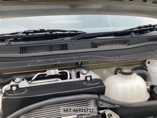 Toyota HIACE VAN 2024-06 8073943-17