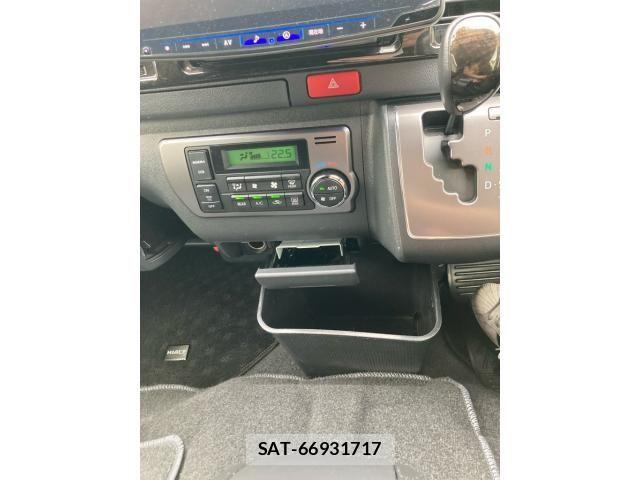 Toyota HIACE VAN 2024-06 8073943-25
