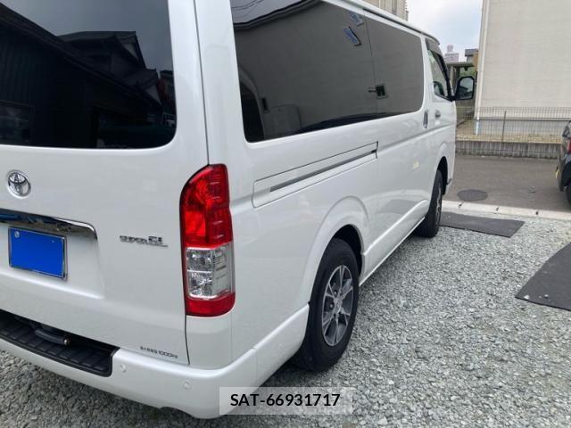 Toyota HIACE VAN 2024-06 8073943-3