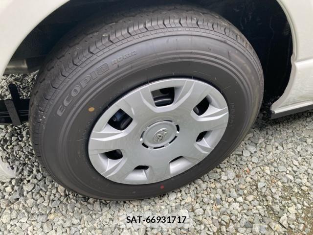Toyota HIACE VAN 2024-06 8073943-5