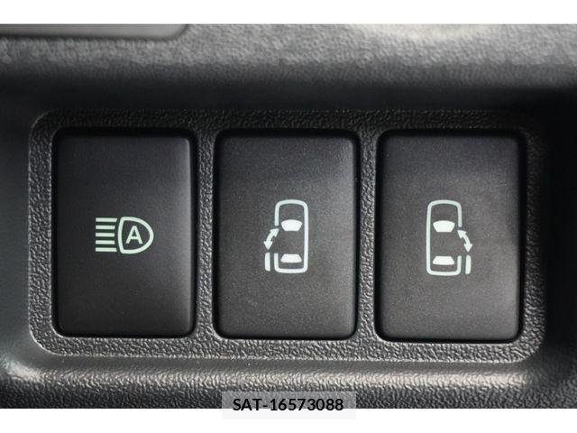Toyota HIACE VAN 2026-06 8073939-12