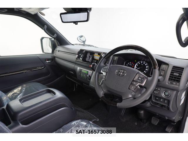 Toyota HIACE VAN 2026-06 8073939-18