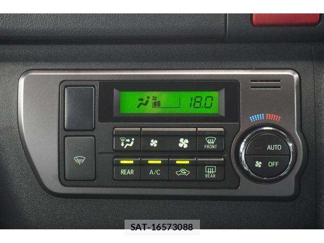 Toyota HIACE VAN 2026-06 8073939-24