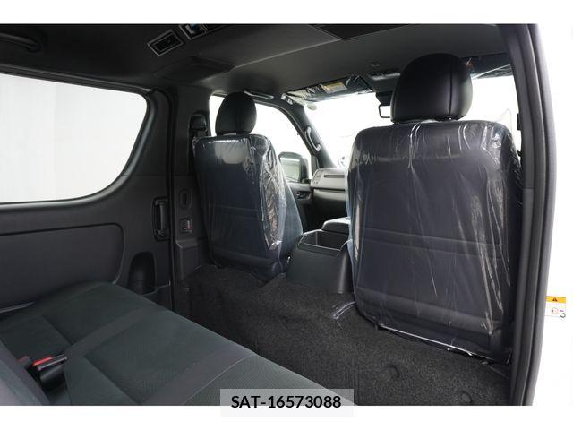 Toyota HIACE VAN 2026-06 8073939-25