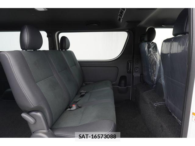 Toyota HIACE VAN 2026-06 8073939-26