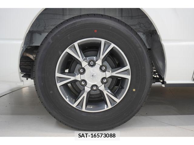 Toyota HIACE VAN 2026-06 8073939-29