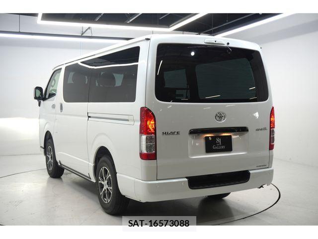 Toyota HIACE VAN 2026-06 8073939-6