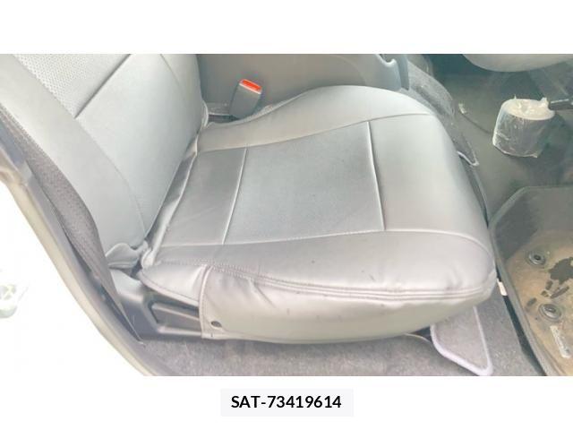 Toyota HIACE VAN 2025-07 8073942-17