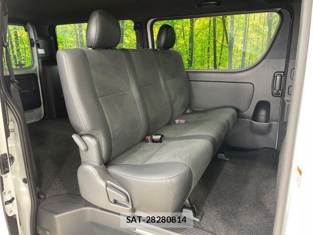 Toyota HIACE VAN 2026-05 8073936-9