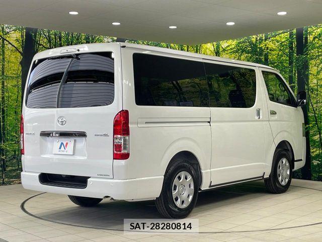 Toyota HIACE VAN 2026-05 8073936-17