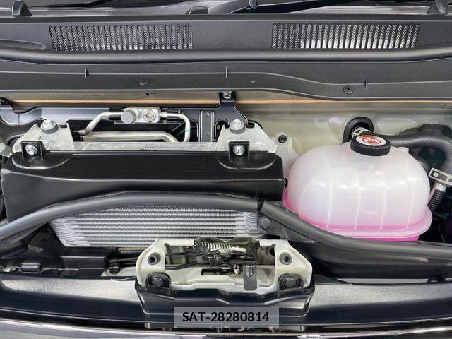 Toyota HIACE VAN 2026-05 8073936-18
