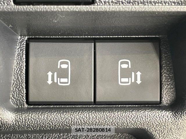 Toyota HIACE VAN 2026-05 8073936-5