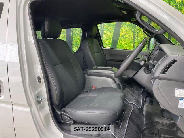 Toyota HIACE VAN 2026-05 8073936-8
