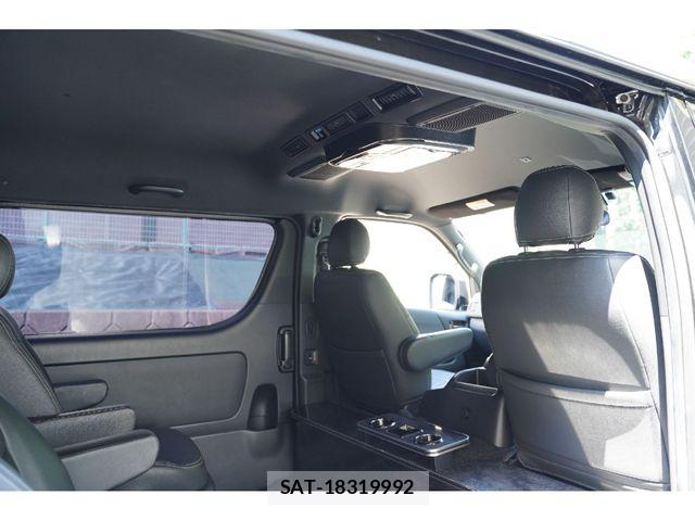 Toyota HIACE VAN 2022-02 8073944-24