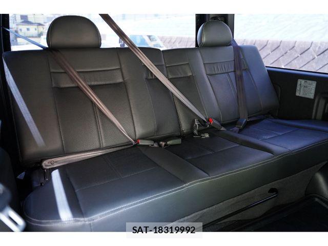Toyota HIACE VAN 2022-02 8073944-25
