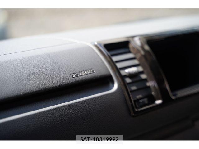 Toyota HIACE VAN 2022-02 8073944-3