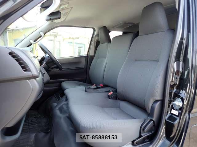 Toyota HIACE VAN 2023-09 8073950-22