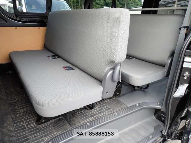 Toyota HIACE VAN 2023-09 8073950-23