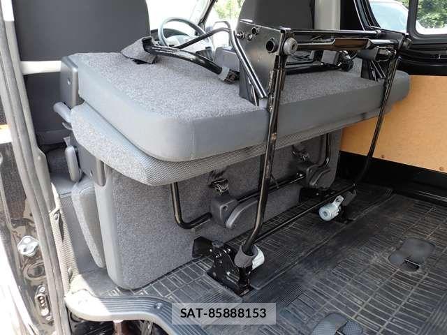 Toyota HIACE VAN 2023-09 8073950-24