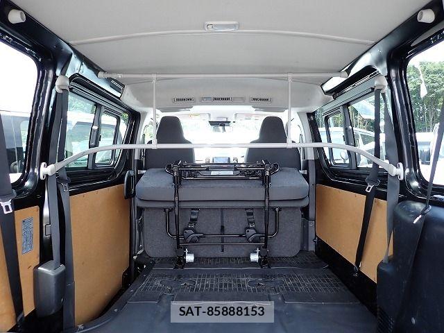 Toyota HIACE VAN 2023-09 8073950-25