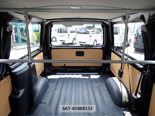 Toyota HIACE VAN 2023-09 8073950-26