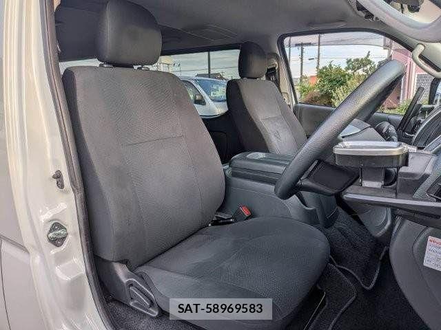 Toyota HIACE VAN 2023-09 8073948-11