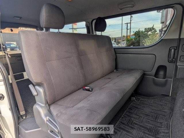 Toyota HIACE VAN 2023-09 8073948-12