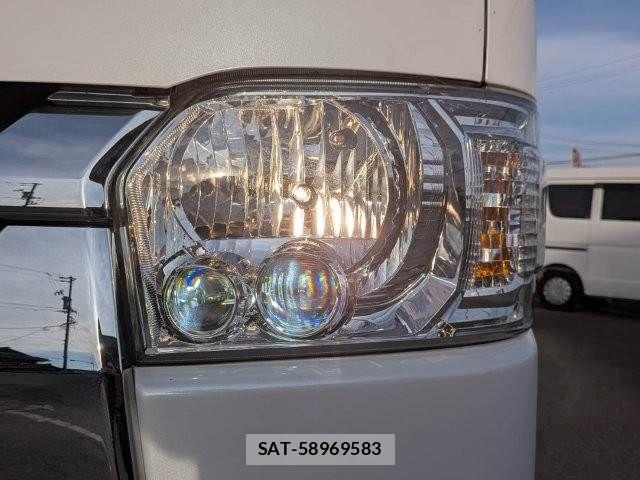 Toyota HIACE VAN 2023-09 8073948-15