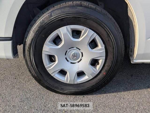 Toyota HIACE VAN 2023-09 8073948-17