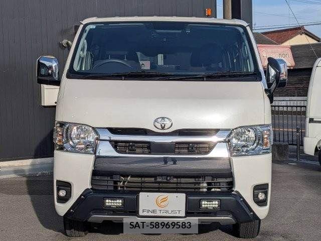 Toyota HIACE VAN 2023-09 8073948-18