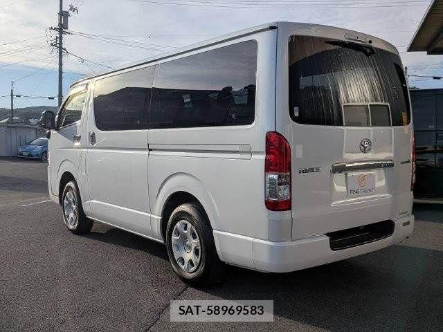 Toyota HIACE VAN 2023-09 8073948-23