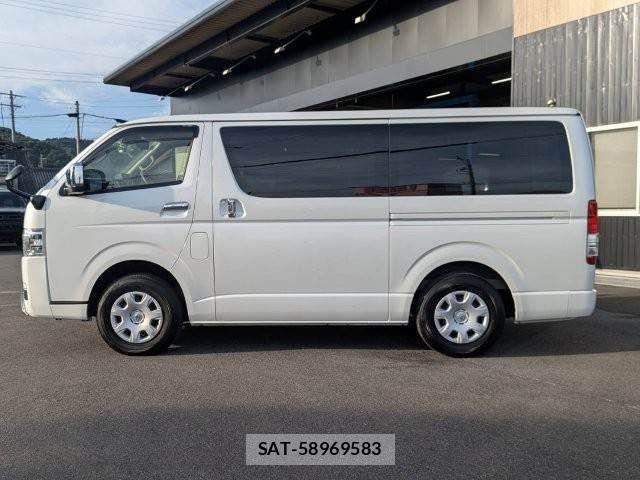 Toyota HIACE VAN 2023-09 8073948-24
