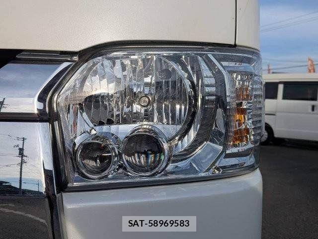 Toyota HIACE VAN 2023-09 8073948-25