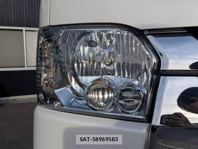 Toyota HIACE VAN 2023-09 8073948-26
